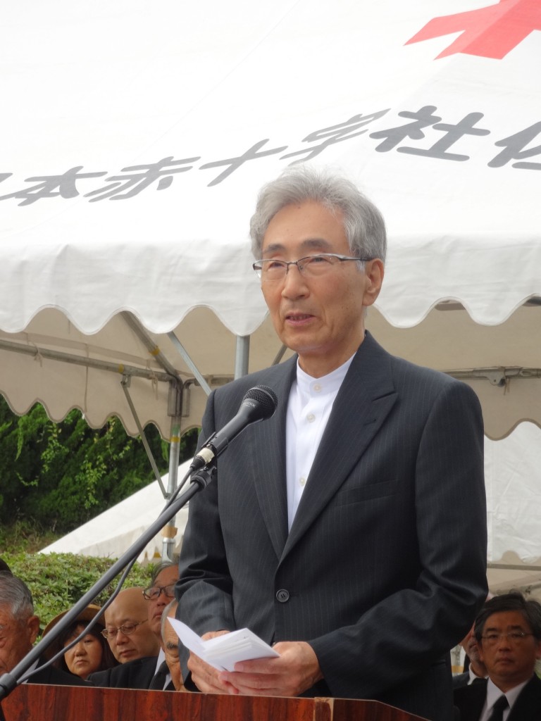 写真５ 追悼の言葉を述べる木村芝蘭会広島支部長